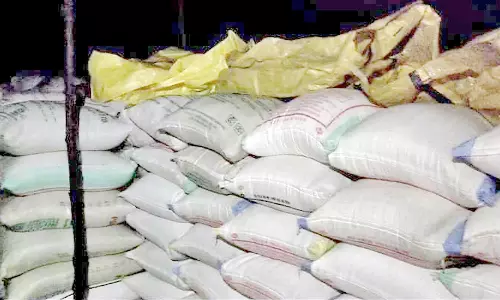 ரேஷன் அரிசி மூட்டைகள் பறிமுதல்