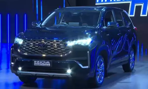 டொயோட்டா இன்னோவா ஹைகிராஸ் இந்திய வினியோகம் துவக்கம்