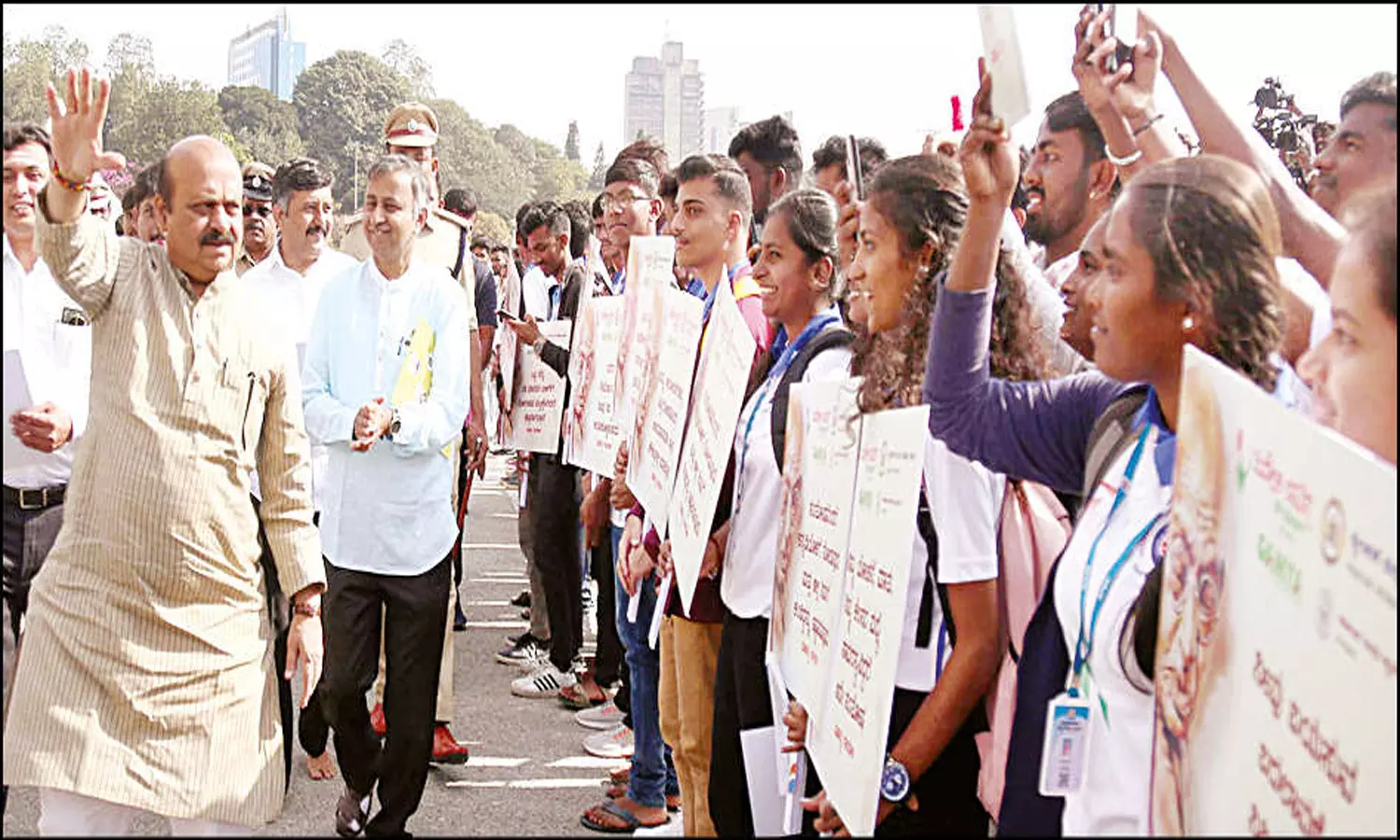 இந்தியா மீதான உலக நாடுகளின் தவறான எண்ணத்தை மாற்றியவர் காந்தி: பசவராஜ் பொம்மை