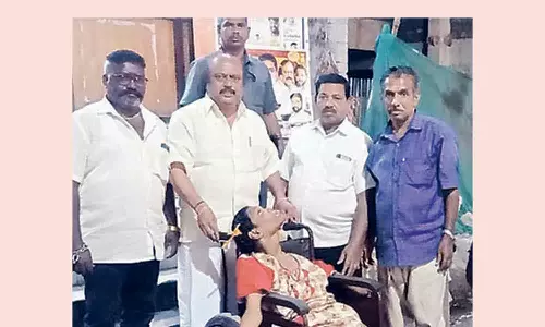 மாற்றுத்திறனாளிகளுக்கு உபகரணம்-கென்னடி எம்.எல்.ஏ. வழங்கினார்