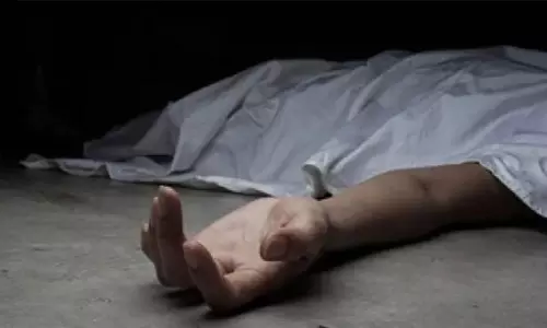 பரமத்திவேலூர் அருகே வீட்டிற்குள் இறந்து கிடந்த பெண்