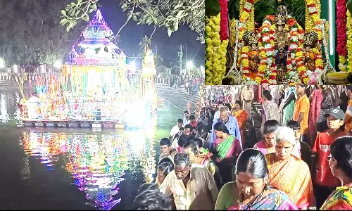 சோளிங்கர் லட்சுமி நரசிம்மர் கோவிலில் தெப்பல் உற்சவம்