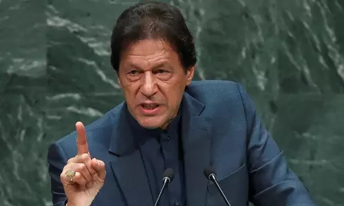 முன்னாள் பிரதமர் இம்ரான்கானுக்கு நெருக்கமான பாக். முன்னாள் அமைச்சர் திடீர் கைது