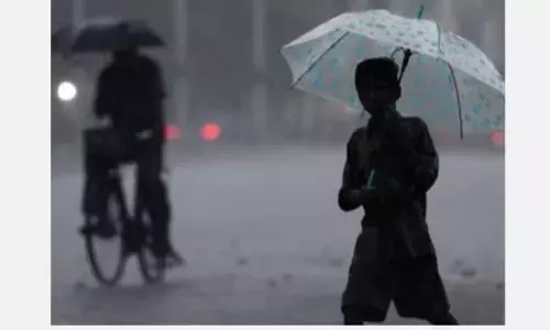 மழை முன்னெச்சரிக்கை - காரைக்காலில் நாளை பள்ளிகளுக்கு விடுமுறை