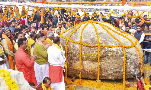 ராமர் சிலைக்கான பாறைகள் அயோத்தி வந்து சேர்ந்தன