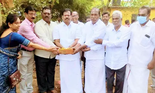 ரூ.12.93 லட்சம் செலவில் சீரமைக்கும் பணி-லட்சுமிகாந்தன் எம்.எல்.ஏ. தொடங்கி வைத்தார்