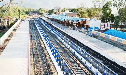 தண்டவாளம் சீரமைப்பு பணிக்காக போடி-சென்னை முதல் ரெயில் சேவை திடீர் ஒத்திவைப்பு