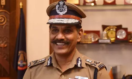 நகர்ப்பகுதிகளில் அதிவேகமாக மோட்டார் சைக்கிளை ஓட்டினால் கடும் நடவடிக்கை -டி.ஜி.பி., சைலேந்திரபாபு எச்சரிக்கை