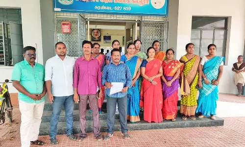 சுரண்டை அரசு கல்லூரியில் கவுரவ விரிவுரையாளர்கள் போராட்டம்