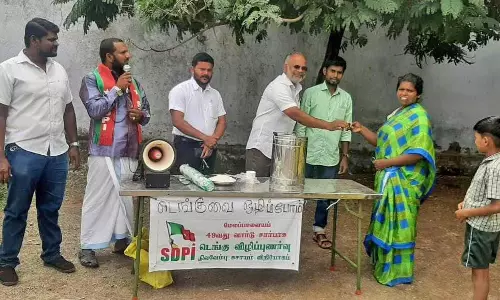 டெங்கு பரவலை தடுக்க நிலவேம்பு கசாயம் வழங்கும் முகாம்