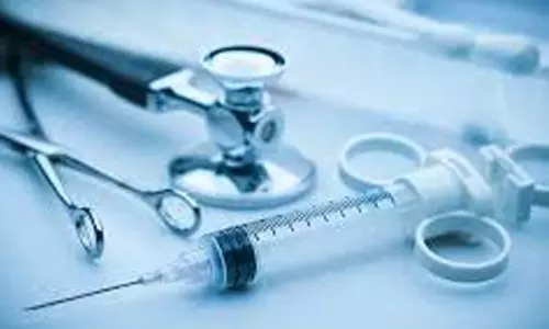 காய்ச்சல் மருந்து குடித்த 2 வயது சிறுமிக்கு சிகிச்சை