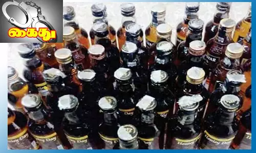 பஸ்சில் வெளிமாநில மதுபாக்கெட்டுகள் கடத்தல்