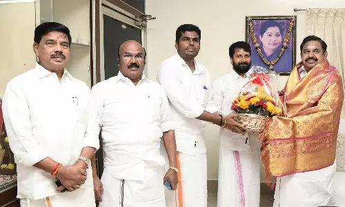 எங்கள் கட்சியில் என்ன செய்ய வேண்டும் என்று சொல்வதற்கு சி.டி.ரவி யார்? அதிமுக நிர்வாகி காட்டம்