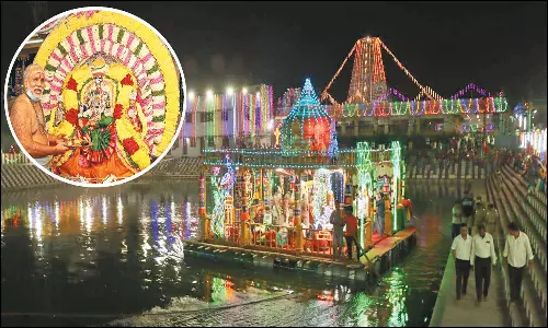 மாங்காடு காமாட்சி அம்மன் கோவிலில் தெப்பத்திருவிழா