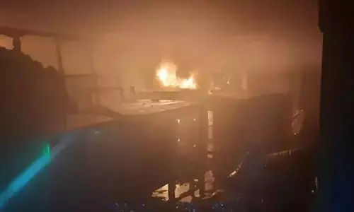 மின்னல் தாக்கி கம்ப்யூட்டர்கள் கருகியது