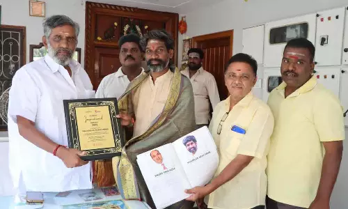 ஆம்புலன்ஸ் டிரைவருக்கு அமைச்சர் தேனீ.ஜெயக்குமார் பாராட்டு