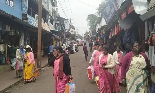 கோத்தகிரி-மார்க்கெட் சாலையை ஒரு வழிச்சாலையாக பயன்படுத்த வேண்டும்