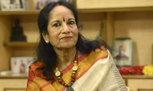 பிரபல பின்னணி பாடகி வாணி ஜெயராம் திடீர் மரணம்