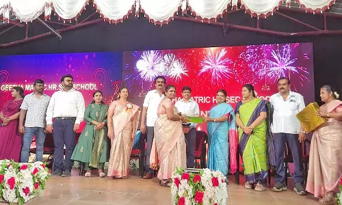 மாணவர்கள் இலக்கை நோக்கி நிர்ணயம் செய்து வாய்ப்புகளை உருவாக்க வேண்டும்-அமைச்சர் கீதாஜீவன் பேச்சு