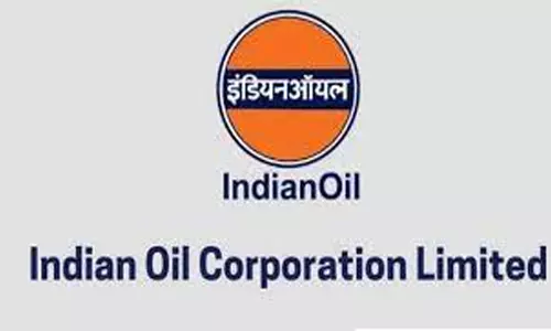 நாமக்கல் அருகே பங்க்குகளில் அலை மோதும் மக்கள் கூட்டம்