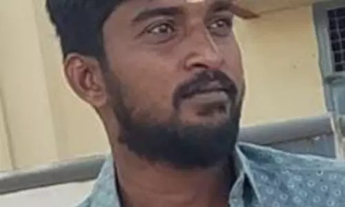 மோட்டார் சைக்கிளில் இருந்து தவறி விழுந்த வாலிபர் லாரி சக்கரத்தில் சிக்கி பலி