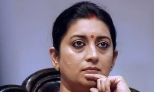 பாராளுமன்ற நடவடிக்கைகளுக்கு இடையூறு செய்வதா? - காங்கிரசுக்கு ஸ்மிரிதி இரானி கண்டனம்