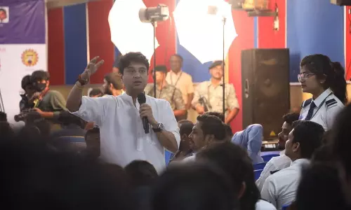 இந்தியாவில் விமான போக்குவரத்து துறை சிறப்பான முன்னேற்றம் அடைந்துள்ளது - மத்திய மந்திரி பெருமிதம்