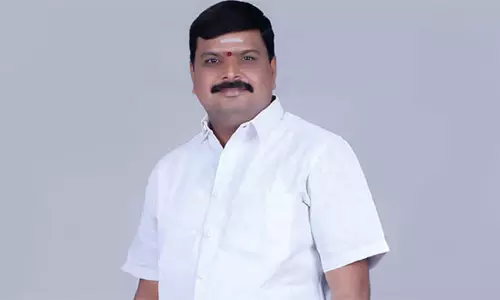 ஓ.பி.எஸ். அணி வேட்பாளர் வாபஸ் எப்போது?- மாவட்ட செயலாளர் முருகானந்தம் பேட்டி