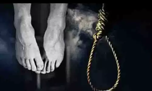 தூத்துக்குடி அருகே வாலிபர் தூக்குப்போட்டு தற்கொலை