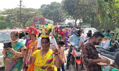 மருதமலை முருகன் கோவிலில் குவிந்த பக்தர்கள் கூட்டம்