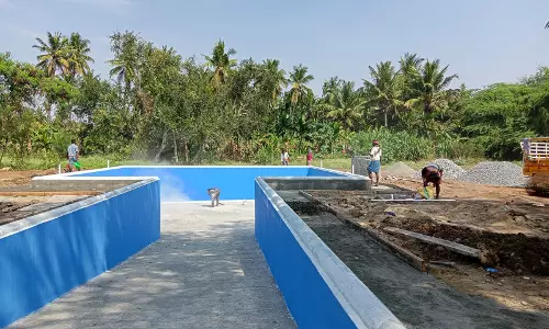பேரூர் கல்யாணி யானை உற்சாகமாக குளிக்க குளியல் தொட்டி