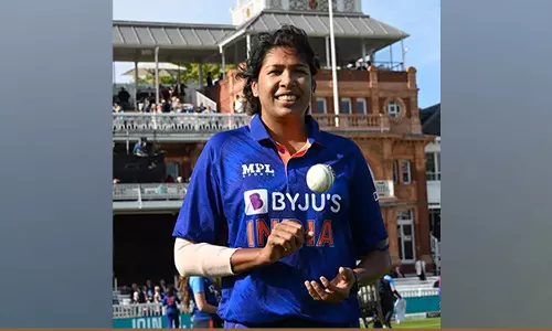 பெண்கள் பிரிமீயர் லீக் - மும்பை அணி பந்துவீச்சு பயிற்சியாளராக ஜூலன் கோஸ்வாமி நியமனம்