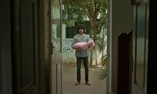 கவனம் ஈர்க்கும் டாடா படத்தின் டிரைலர்