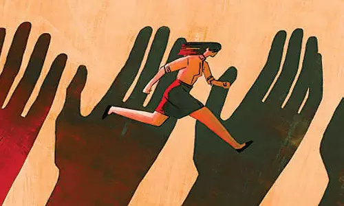 குழித்துறை பகுதியில் கல்லூரி மாணவிகள் - பெண்களிடம் அத்து மீறும் கும்பல்