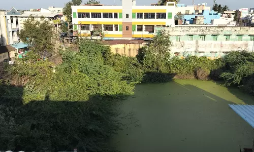 கோவில் குளத்தை சீரமைக்க பக்தர்கள் கோரிக்கை