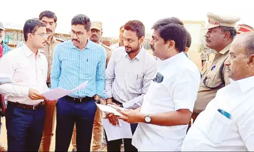 வேலை வாய்ப்பு முகாமில் பங்கேற்க 36 ஆயிரத்திற்கும் மேற்பட்டோர் பதிவு - அரங்கு அமைக்கும் பணியை கலெக்டர், மேயர் ஆய்வு