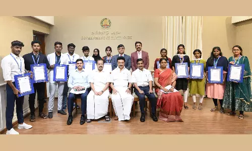 120 மாணவர்களுக்கு ரூ.39 லட்சம் கல்வி உதவித் தொகை- முதலமைச்சர் மு.க.ஸ்டாலின் வழங்கினார்