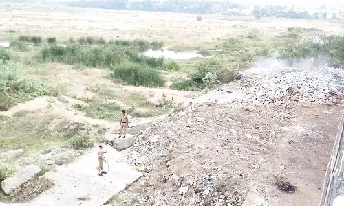 வேலூர் பாலாற்றில் லத்தேரி வாலிபரை வெட்டி கொலை செய்து வீசியதாக வதந்தி