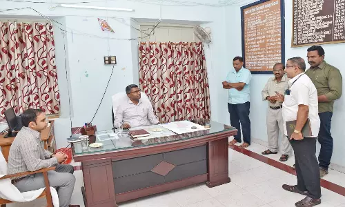 விளவங்கோடு தாலுகா அலுவலகத்தில் கலெக்டர் ஸ்ரீதர் ஆய்வு