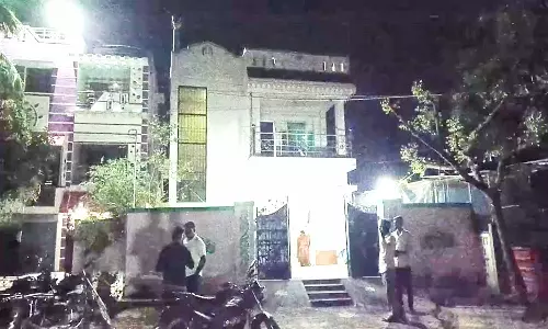 ஆசிரியை வீட்டில் 30 பவுன் நகை கொள்ளை