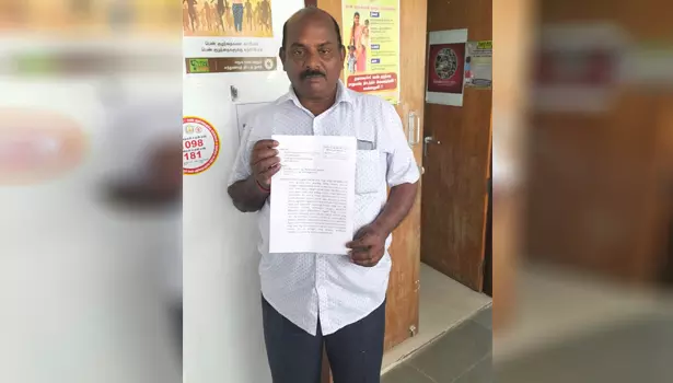 சேலம் குறைதீர்க்கும் கூட்டத்தில்உயிருக்கு பாதுகாப்பு கேட்டு முன்னாள் ராணுவ வீரர் மனுSalem Grievance Meeting சேலம் குறைதீர்க்கும் கூட்டத்தில்உயிருக்கு பாதுகாப்பு கேட்டு முன்னாள் ராணுவ வீரர் மனுSalem Grievance Meeting