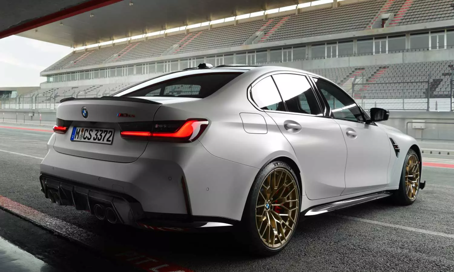 பிஎம்டபிள்யூ-வின் சக்திவாய்ந்த M3 மாடல் அறிமுகம் பிஎம்டபிள்யூ-வின் சக்திவாய்ந்த M3 மாடல் அறிமுகம்