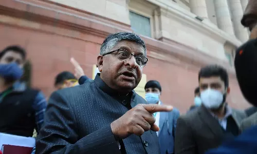 ஊழல்வாதிகளை பாதுகாப்பது ராகுல் குடும்பத்தின் சரித்திரம்: பாஜக