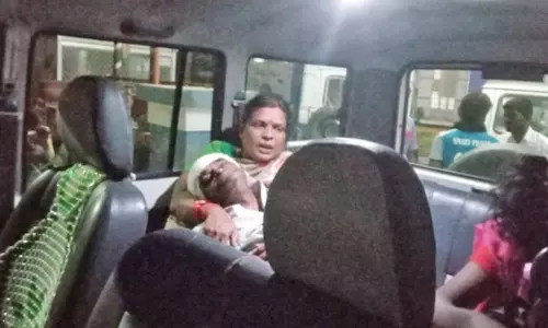 முக்கூடல் அரசு ஆஸ்பத்திரியில் ஆம்புலன்ஸ் இல்லாததால் நோயாளிகள் அவதி