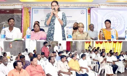 முத்துப்பேட்டையில் கலெக்டர் சாருஸ்ரீ தலைமையில் இறால் விவசாயிகள் கருத்தரங்கு