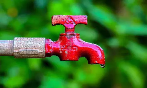 குலசேகரம் அருகே அரசு பள்ளியில் குடிநீர் பைப்புகள் திருட்டு