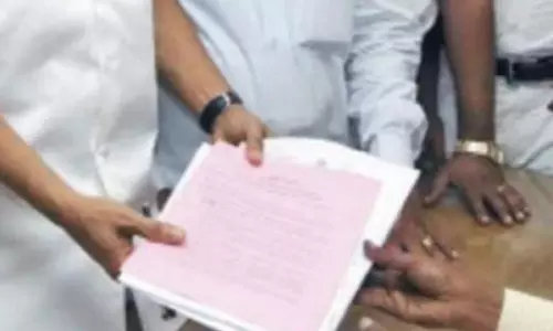 திருக்காட்டுப்பள்ளியில் கோவில் இடத்தில் குடியிருப்பவர்களுக்கு பட்டா வழங்க வேண்டும்