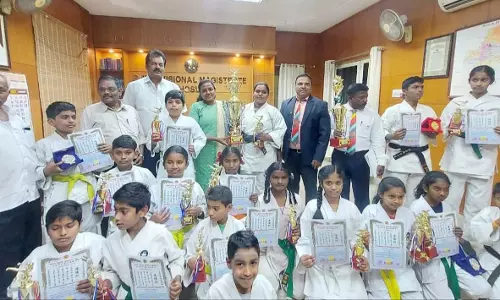 கராத்தே போட்டியில் ஓசூர் பள்ளி  மாணவ, மாணவிகள் சாதனை