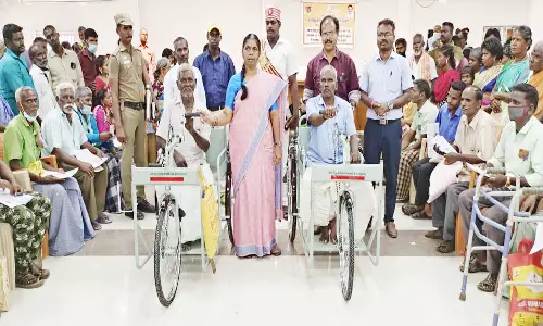 மாற்றுத்திறனாளிகளுக்கு அடையாள அட்டை