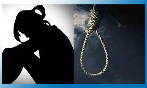 இளம்பெண் தூக்கிட்டு தற்கொலை